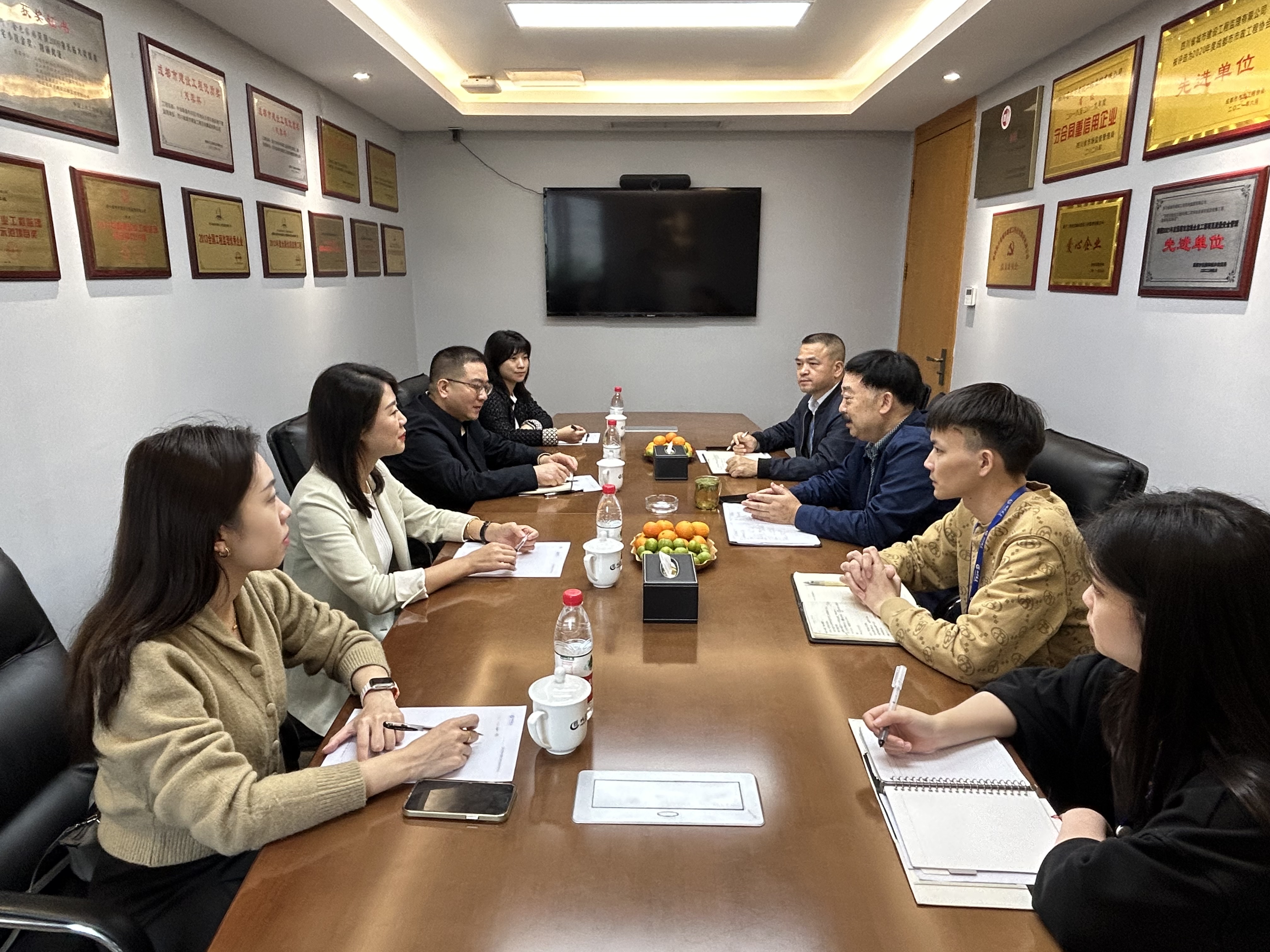 1700710658112687.jpg 741036eb8382387c4962869e133a0eda.jpg